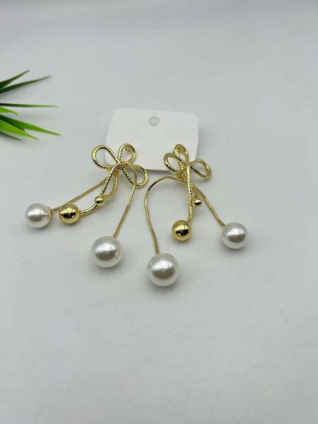 Anti-tarnish Flower Earrings with Pearls