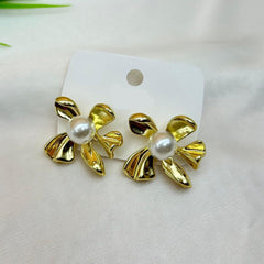 Anti Tarnish Flower earring with Pearl