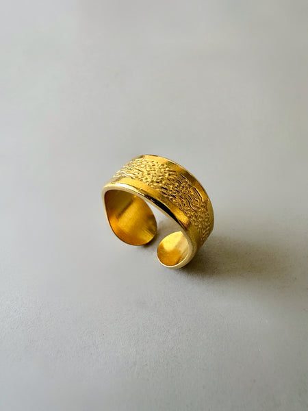 Anti Tarnish Textured Chunky Ring - Gold