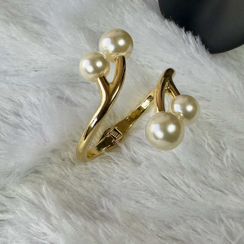Anti Tarnish open top Bracelet with Pearl