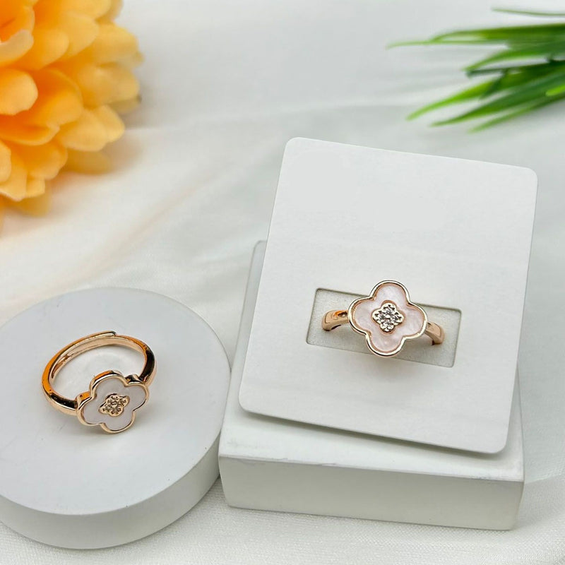 Clover Mother of Pearl Ring - Rose Gold