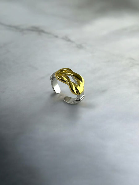 Dual tone knot shaped Anti Tarnish ring