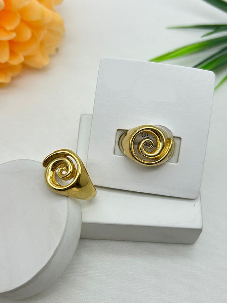 Gold Ring - Spiral Top