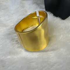 Hammered Chunky Anti Tarnish Brass Bracelet - Gold