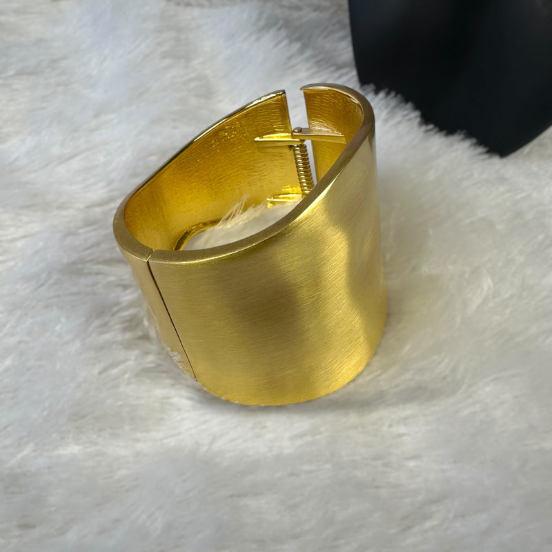 Hammered Chunky Anti Tarnish Brass Bracelet - Gold