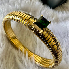 Stretchable Single Emerald Stone Embellished Bracelet - Anti Tarnish