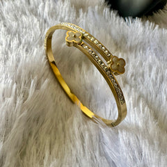 Stone Embellished Clover Bracelet - Gold