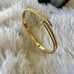 Embellished Nail Anti Tarnish Bracelet - Gold