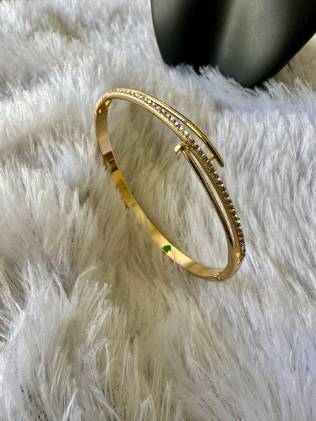 Embellished Nail Anti Tarnish Bracelet - Gold