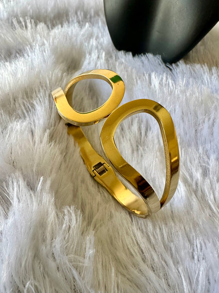 Geometric Cuff Bracelet - Gold