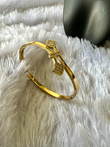 Criss-cross Stone Studded Anti Tarnish Bracelet - Gold