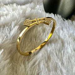 Criss-cross Stone Studded Anti Tarnish Bracelet - Gold