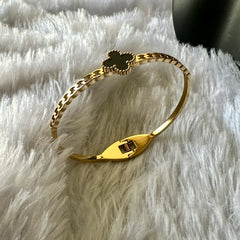 Minimalist Single Clover Bracelet - Gold