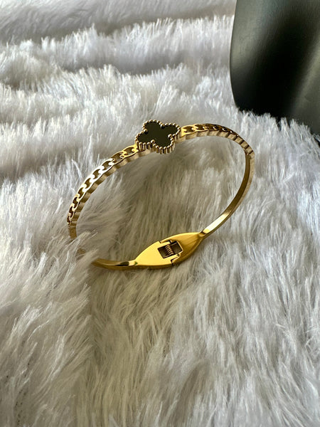 Minimalist Single Clover Bracelet - Gold