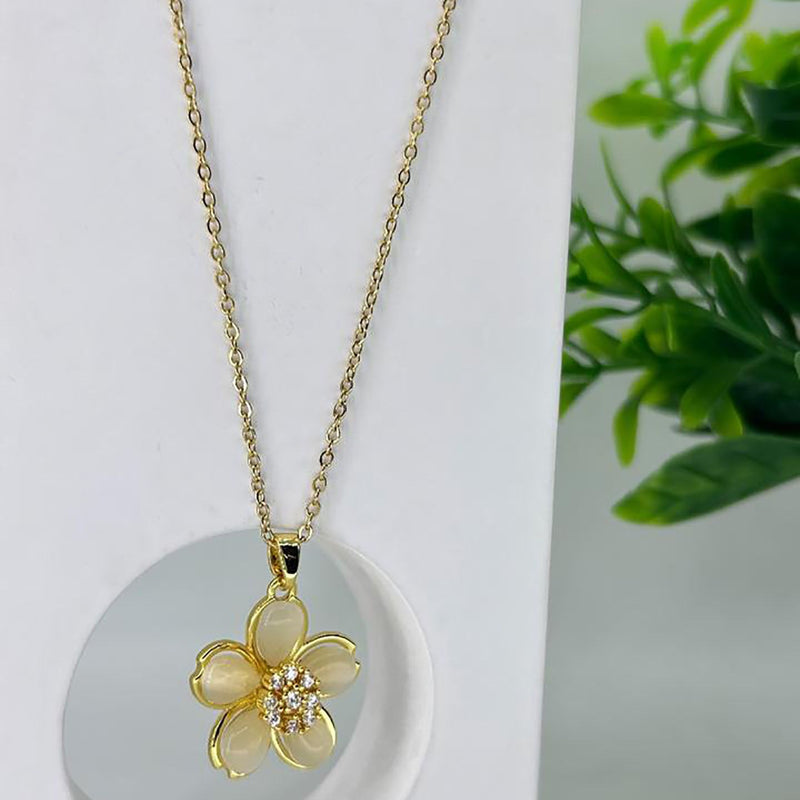 Gold Flower Pendant Necklace