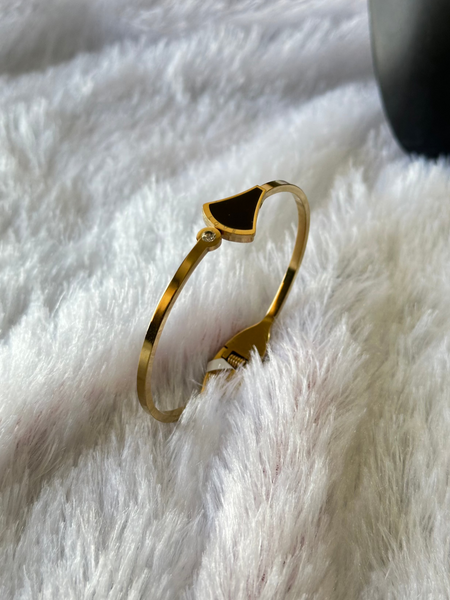 Minimalist black triangle Bracelet