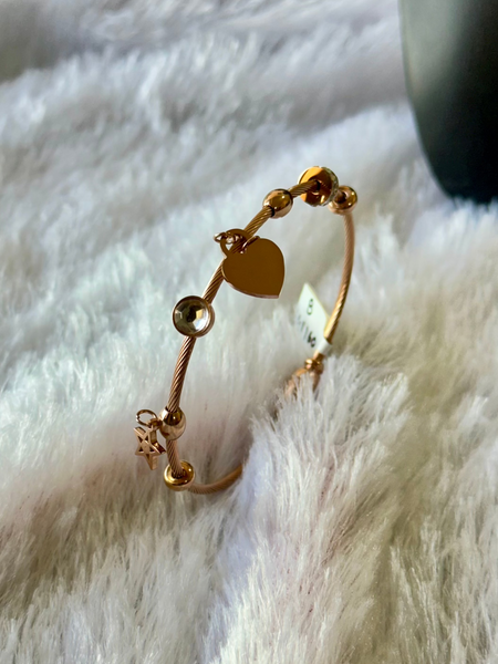 Auto Lock wire bracelet with charms
