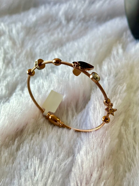Auto Lock wire bracelet with charms