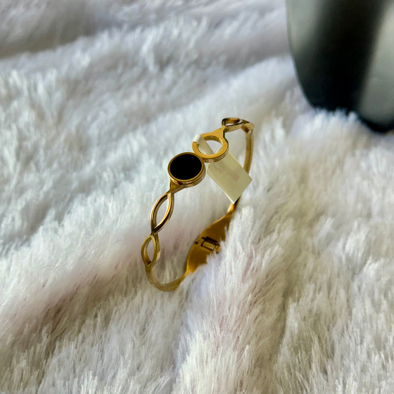 Minimalist Bracelet - Auto lock
