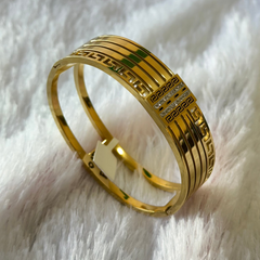 Auto Lock broad bracelet
