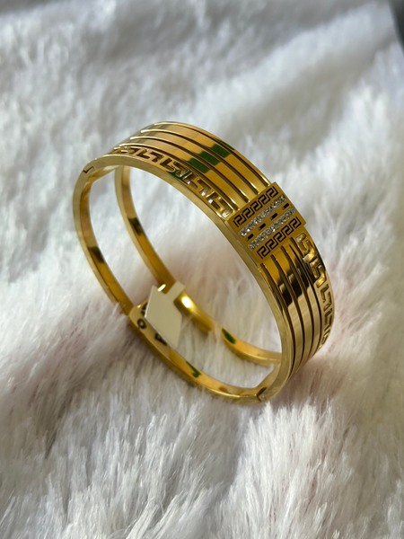 Auto Lock broad bracelet