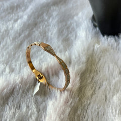 Mother Pearl Open top snake Bracelet