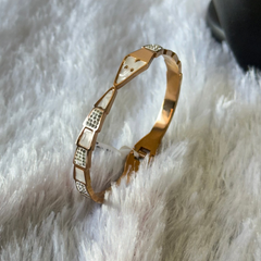 Mother Pearl Open top snake Bracelet
