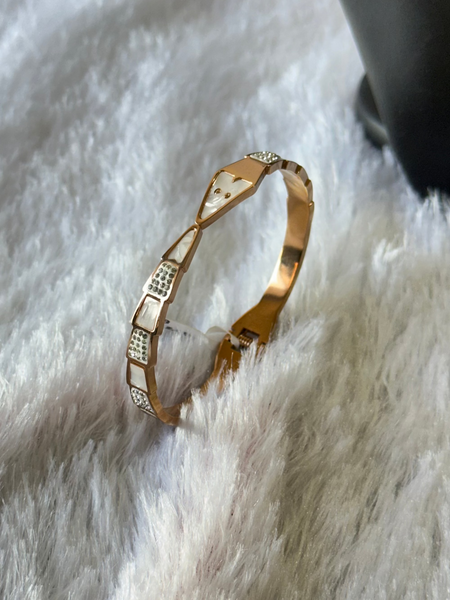 Mother Pearl Open top snake Bracelet