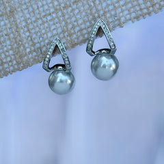 Silver geometric with Pearl