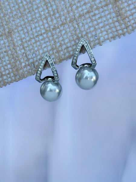 Silver geometric with Pearl