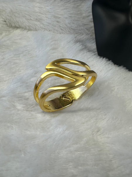 Leaf Design Anti-tarnish Brass Bracelet - Gold