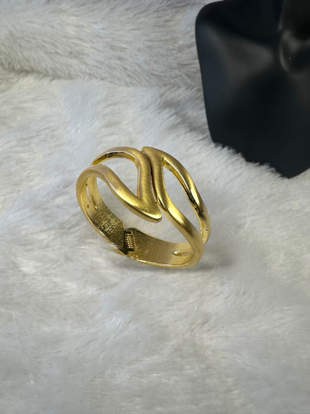 Leaf Design Anti-tarnish Brass Bracelet - Gold
