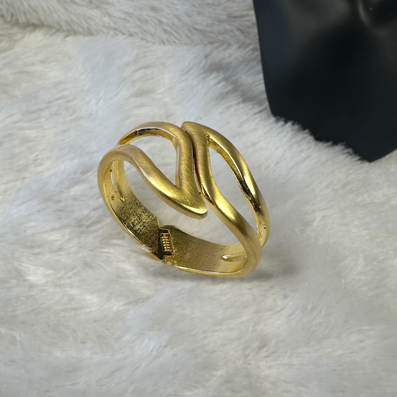 Leaf Design Anti-tarnish Brass Bracelet - Gold