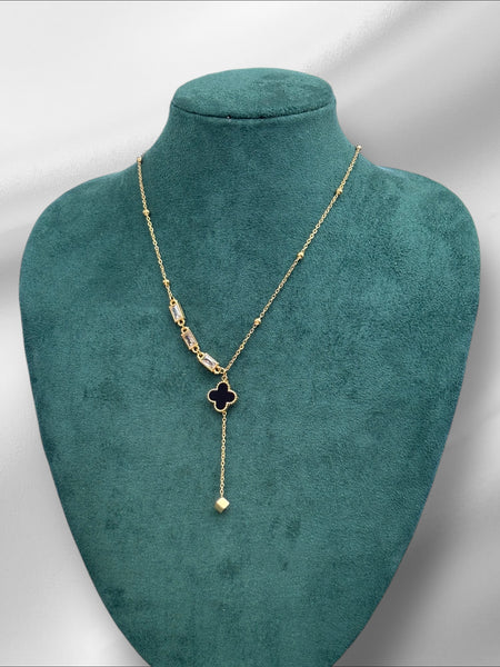 Dainty Clover Pendant Necklace - Fold
