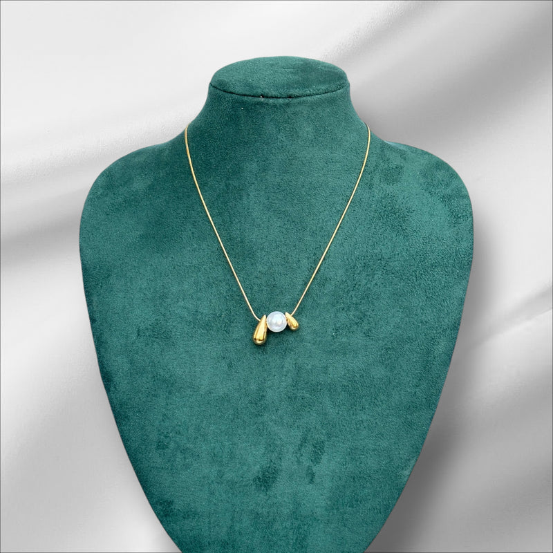 Geometric Pearl Charms Necklace - Gold