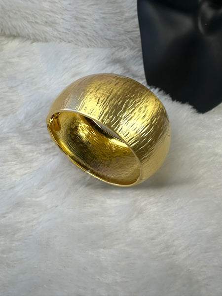 Round Textured Anti Tarnish Brass Bracelet - Gold