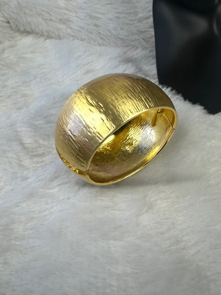 Round Textured Anti Tarnish Brass Bracelet - Gold