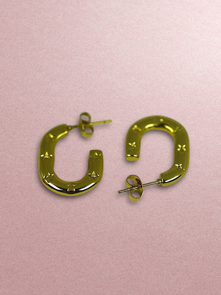 Small Engraved Oval Hoop Anti Tarnish Earrings - Gold