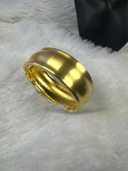 Stylised Round Anti Tarnish Brass Bracelet