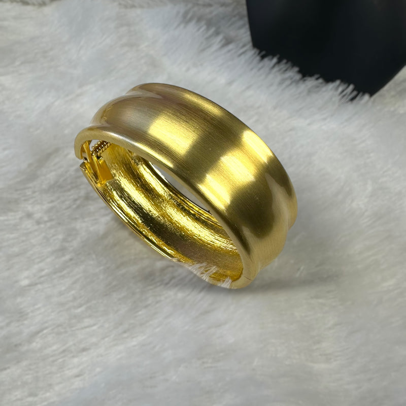 Stylised Round Anti Tarnish Brass Bracelet