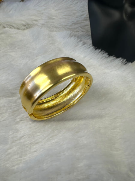 Stylised Round Anti Tarnish Brass Bracelet