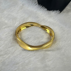 Wavy Style Anti-tarnish Cuff Bracelet - Gold