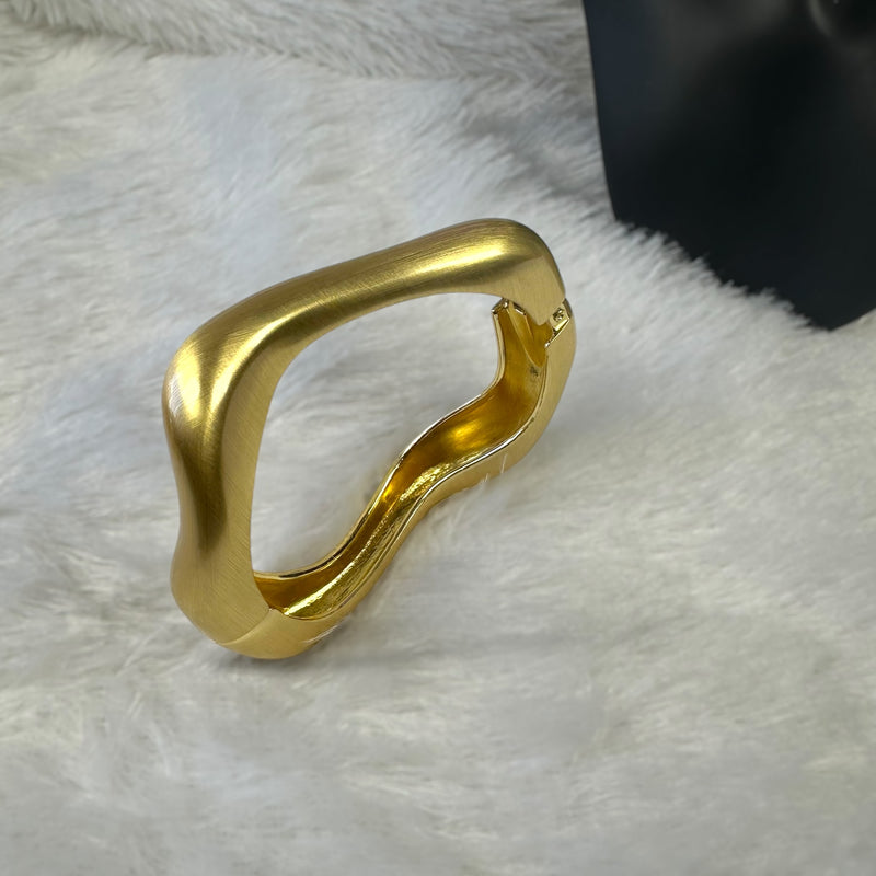 Uneven Shape Anti-tarnish Brass Bracelet - Gold