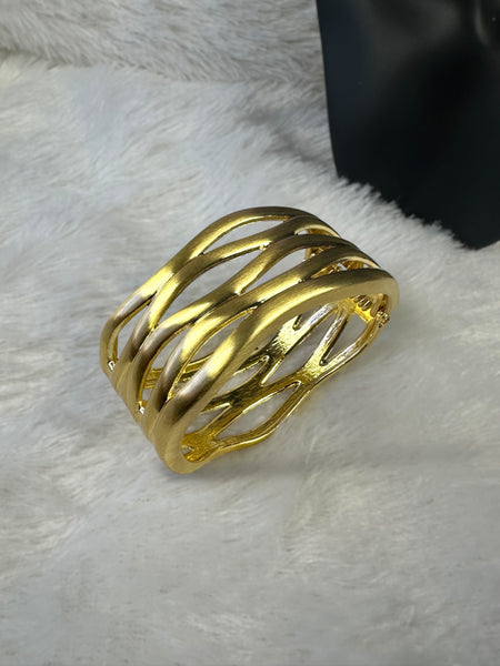 Wave Style Anti-tarnish Brass Bracelet - Gold