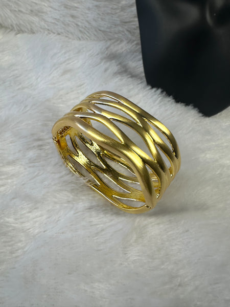 Wave Style Anti-tarnish Brass Bracelet - Gold