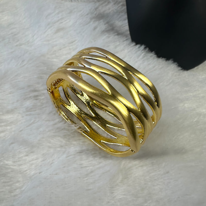 Wave Style Anti-tarnish Brass Bracelet - Gold